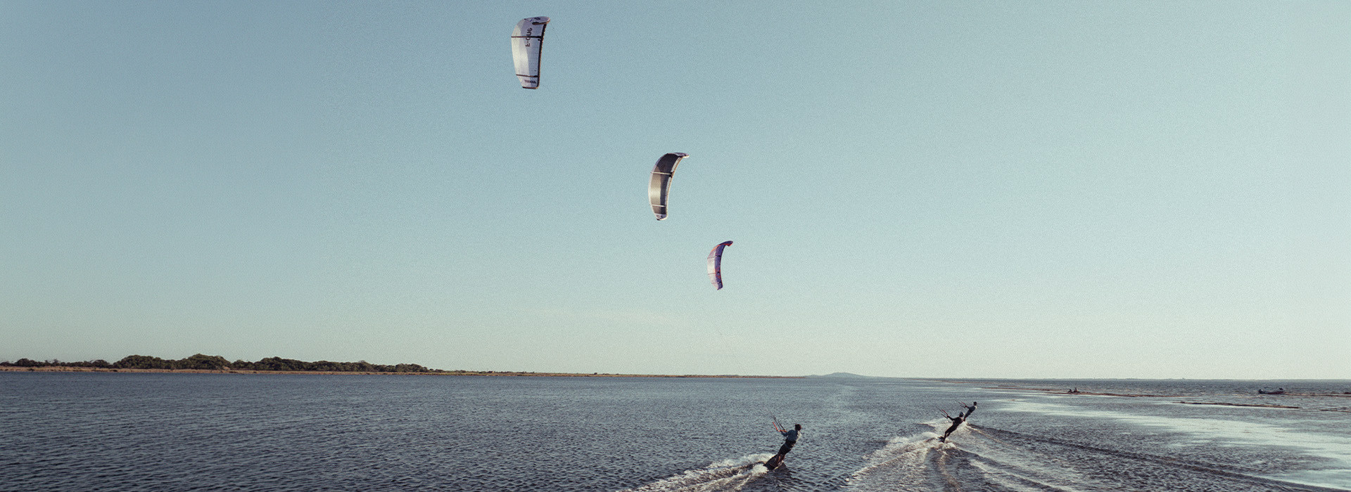 F-ONE l Kites